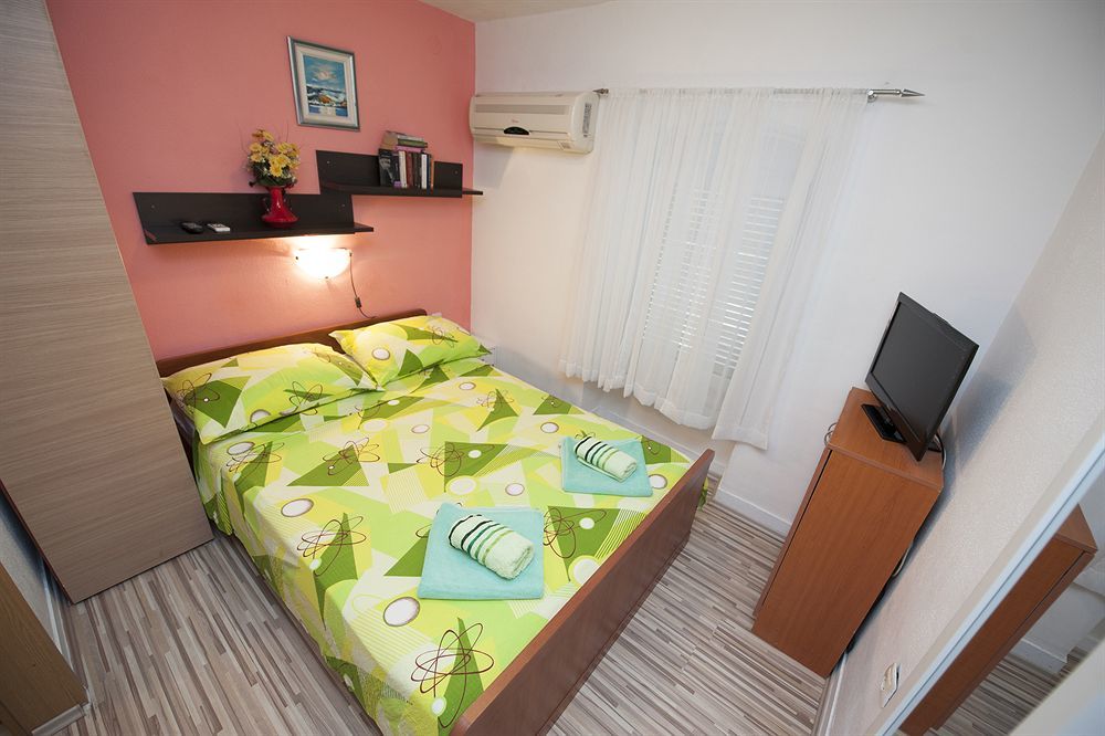 Damira Rooms Split Exterior photo