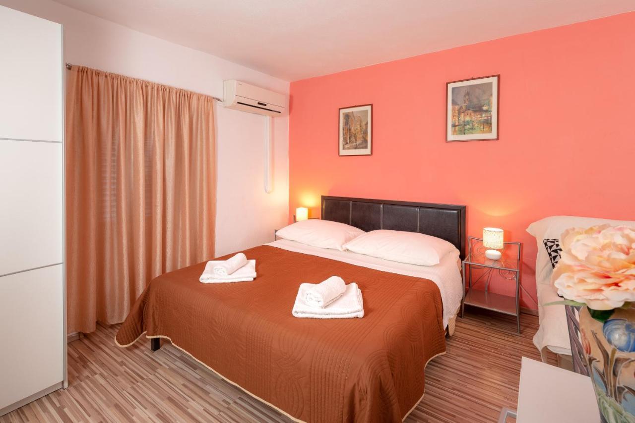 Damira Rooms Split Exterior photo