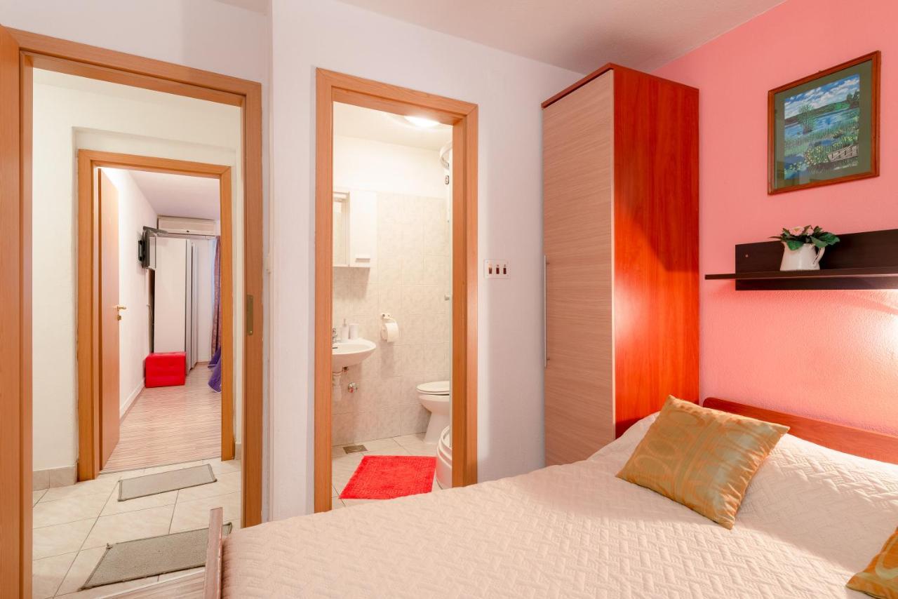 Damira Rooms Split Exterior photo